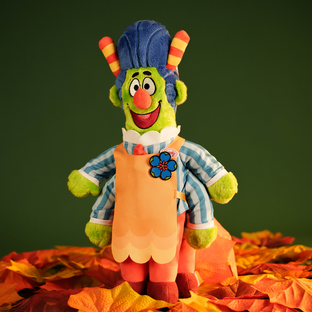 Howdy Plush (with 1" Springtime Pin)